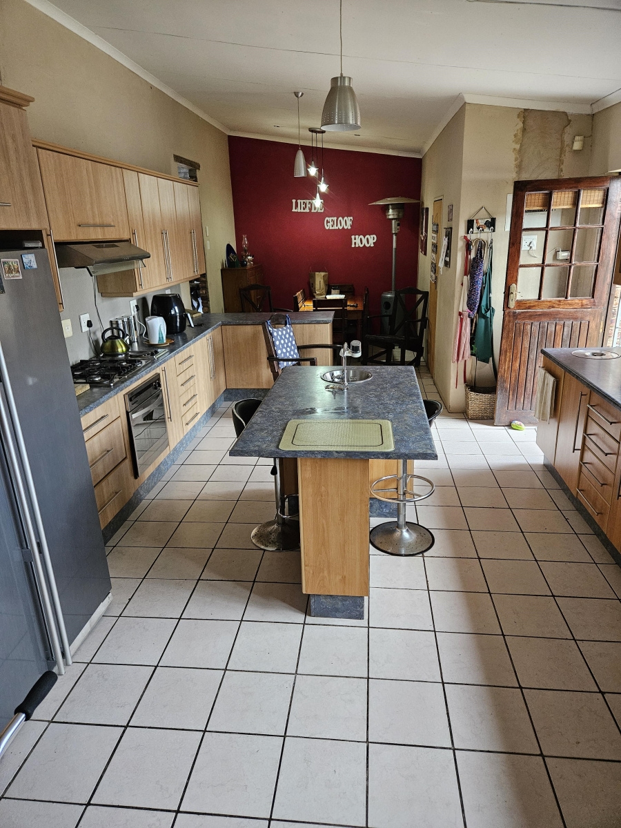 5 Bedroom Property for Sale in Fairbridge Heights Eastern Cape